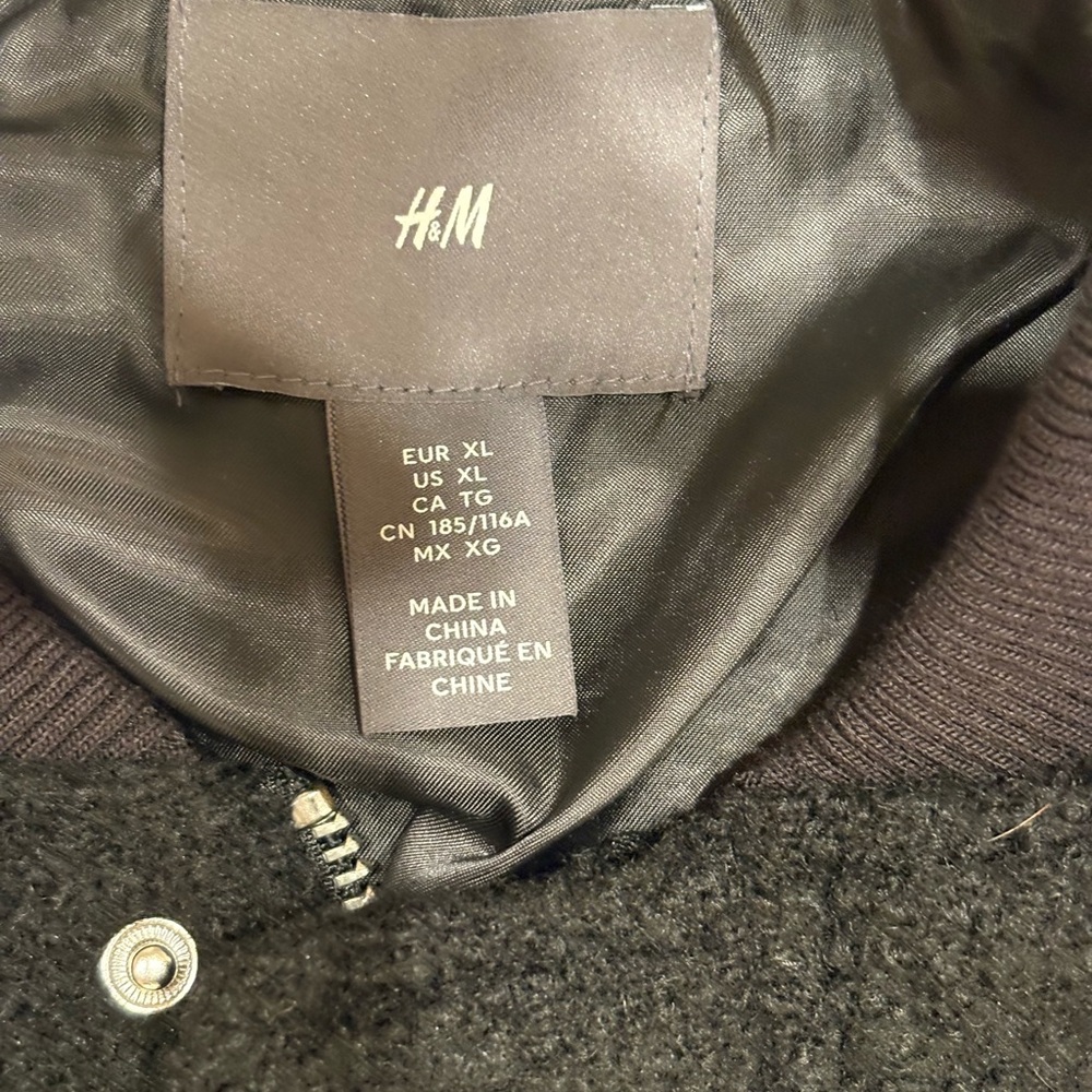 H&M Black Textured Jacket - Picture 2 of 3